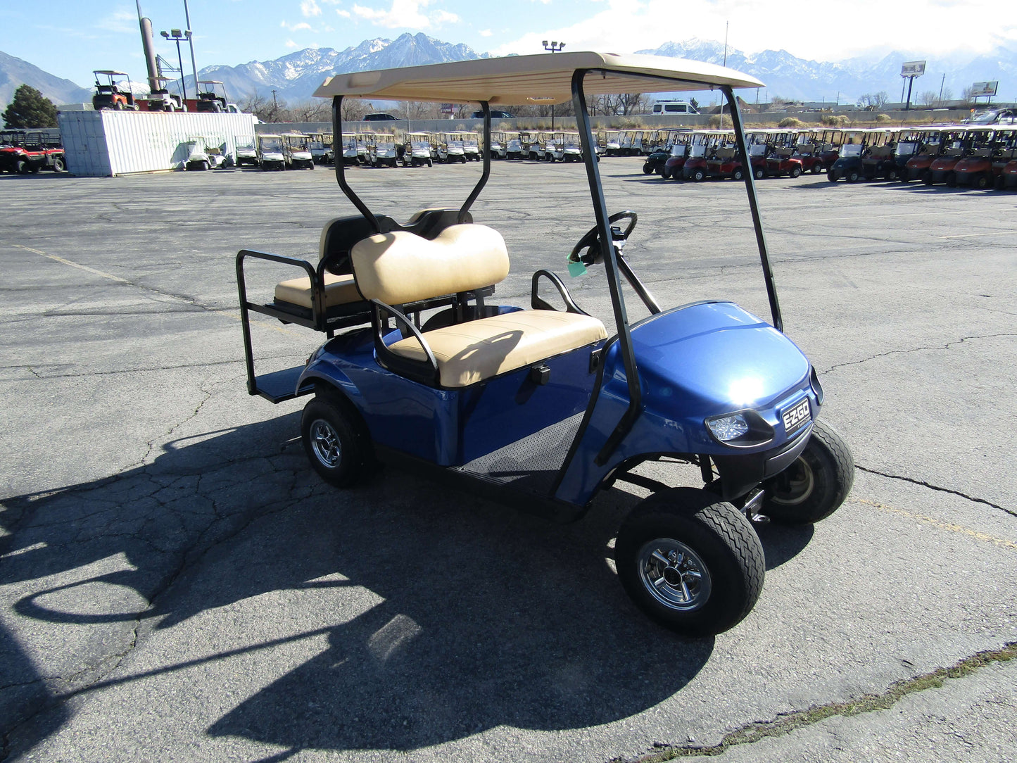 EZGO TXT ELITE LITHIUM 4-PASSENGER GOLF CAR