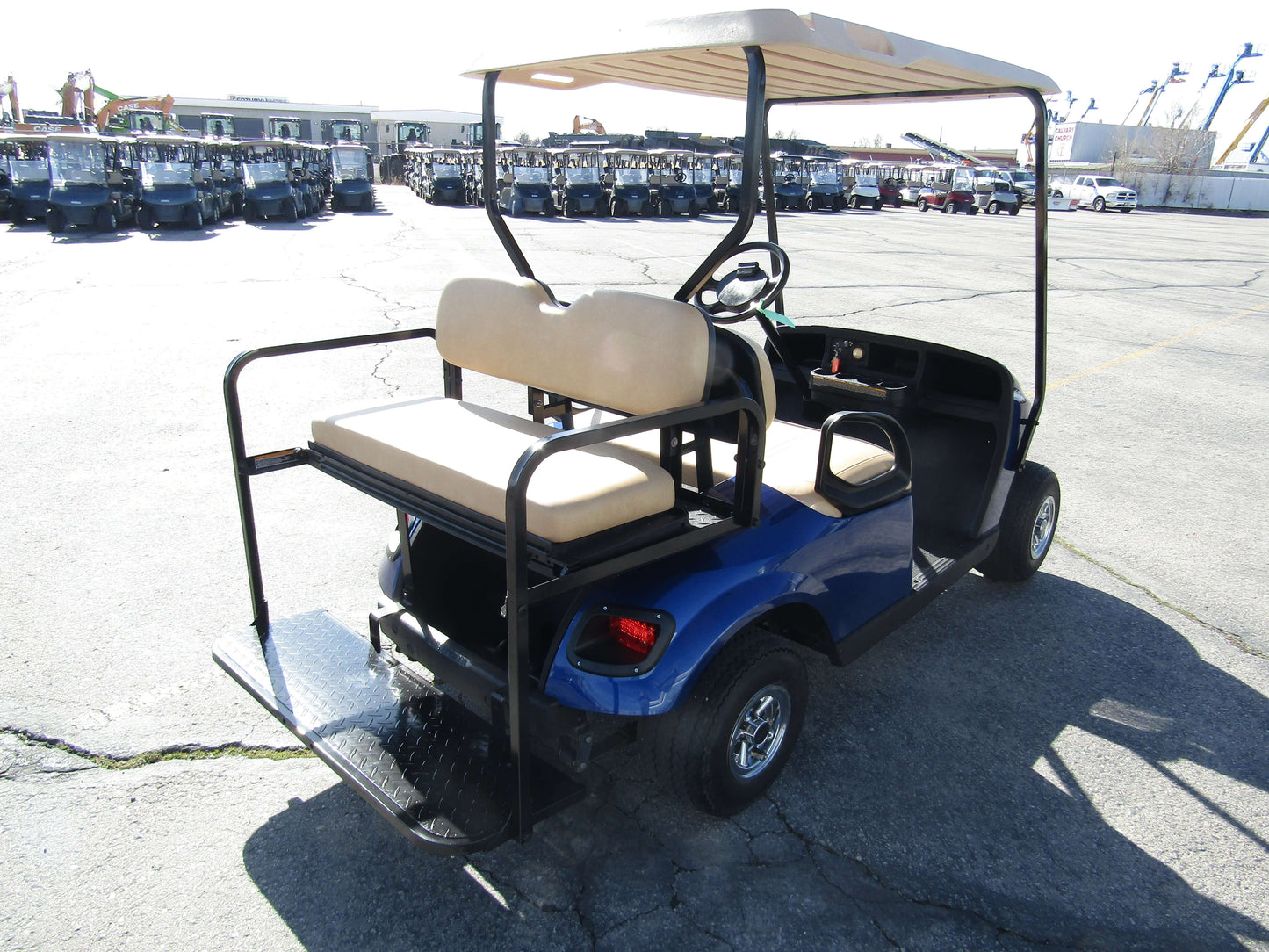 EZGO TXT ELITE LITHIUM 4-PASSENGER GOLF CAR