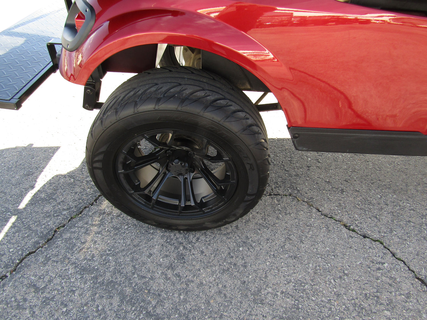 EZGO TXT ELITE LITHIUM LIFTED 4-PASSENGER