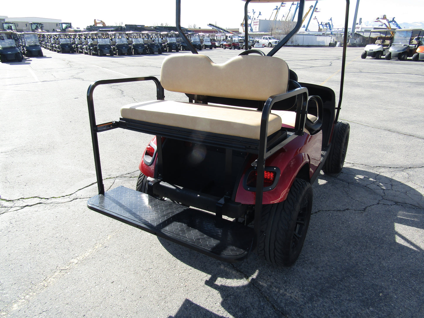EZGO TXT ELITE LITHIUM LIFTED 4-PASSENGER