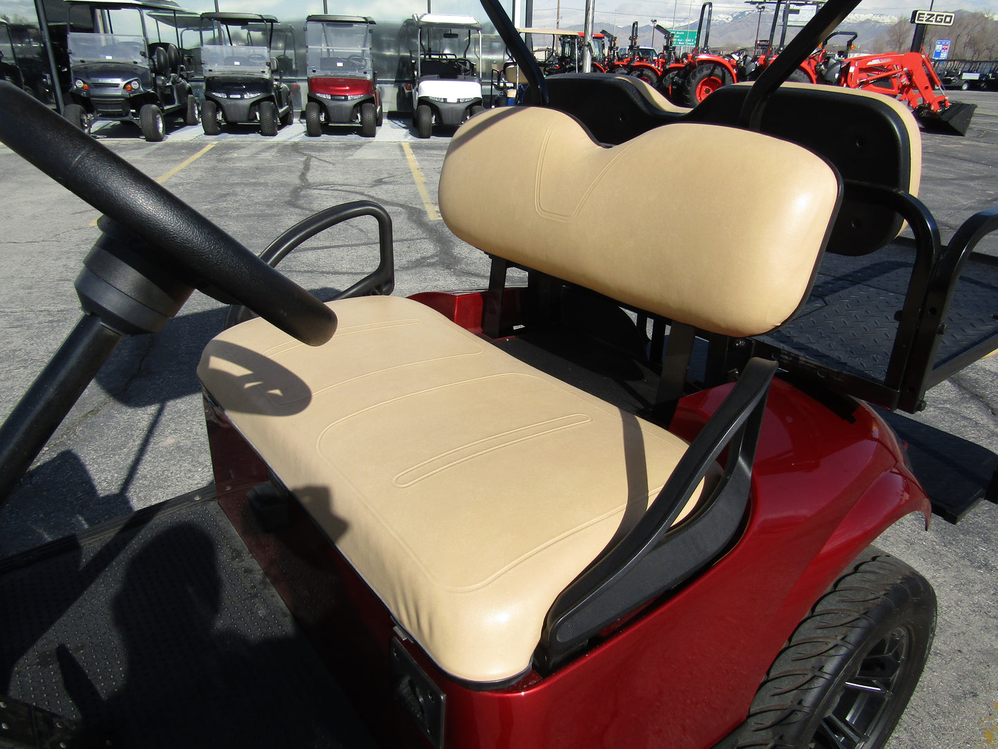 EZGO TXT ELITE LITHIUM LIFTED 4-PASSENGER
