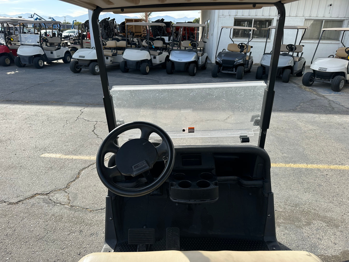 EZGO RXV® ELiTE LITHIUM GOLF CAR