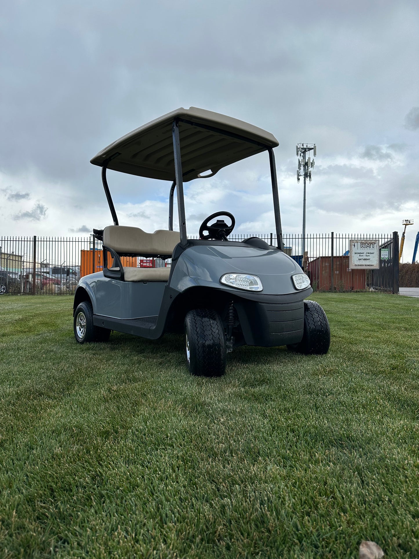 EZGO RXV ELITE LITHIUM GOLF CAR with LIGHTS