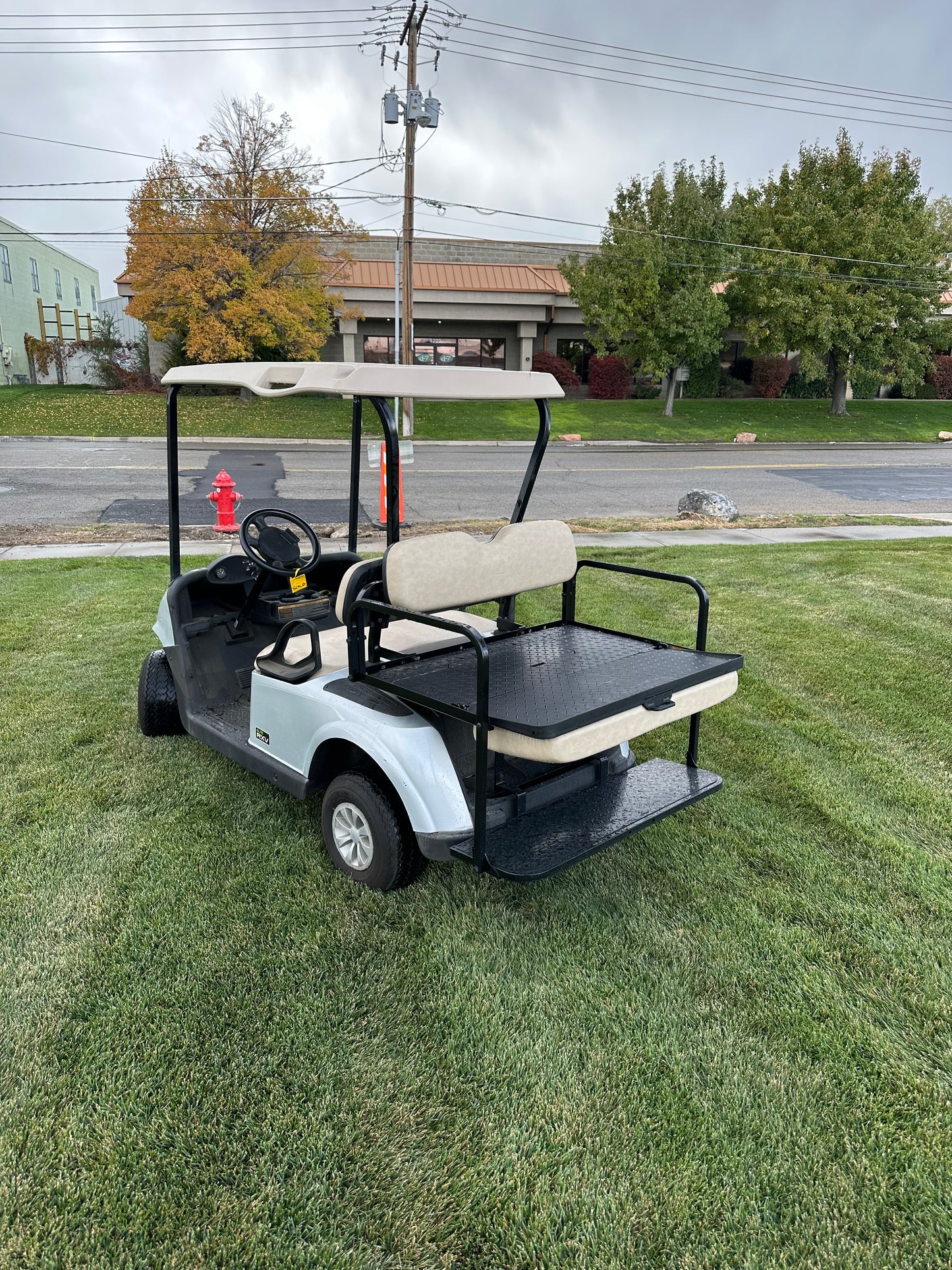 EZGO RXV® ELiTE LITHIUM 4-PASSENGER