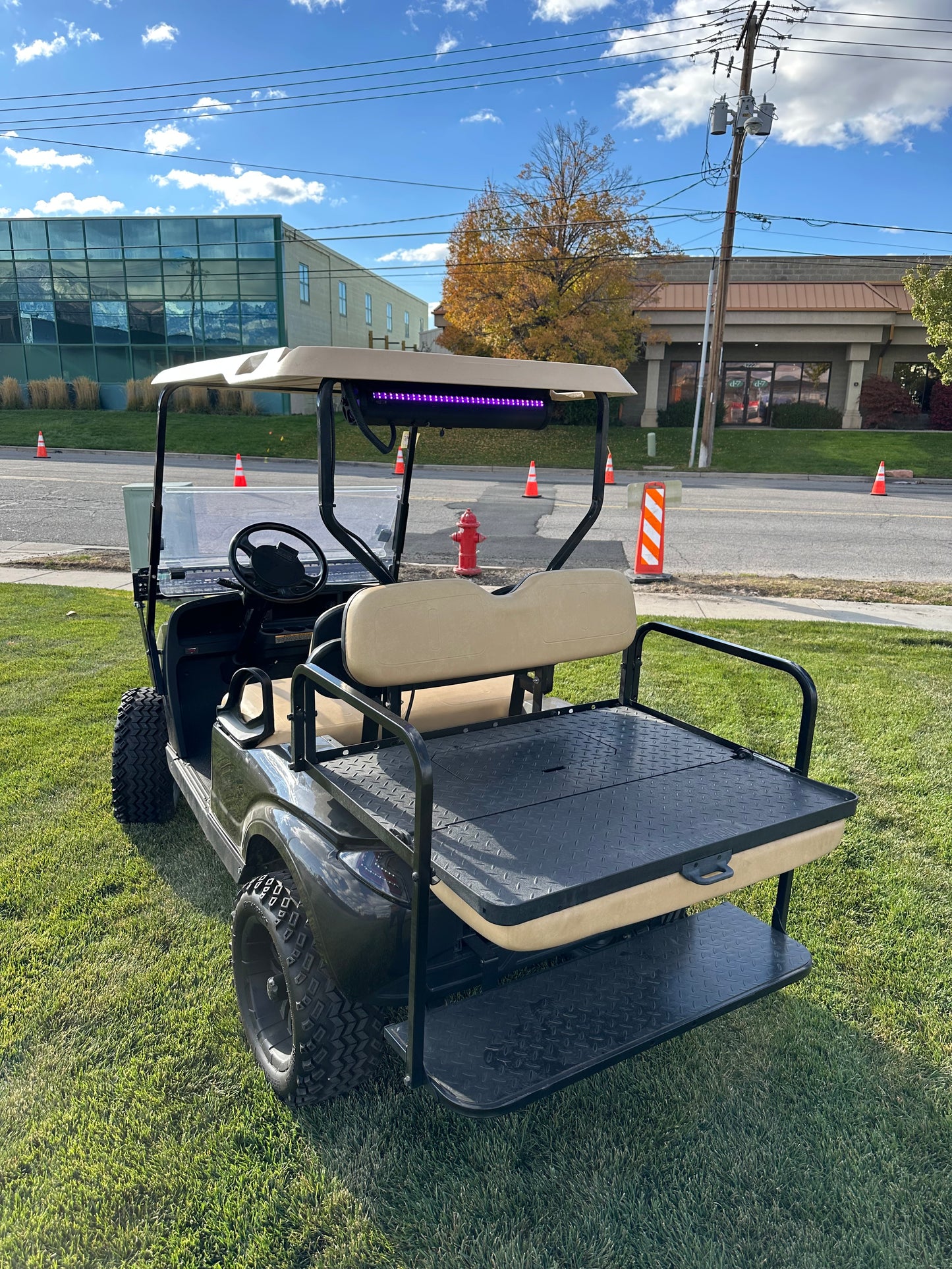 EZGO TXT ELITE LITHIUM LIFTED 4-PASSENGER