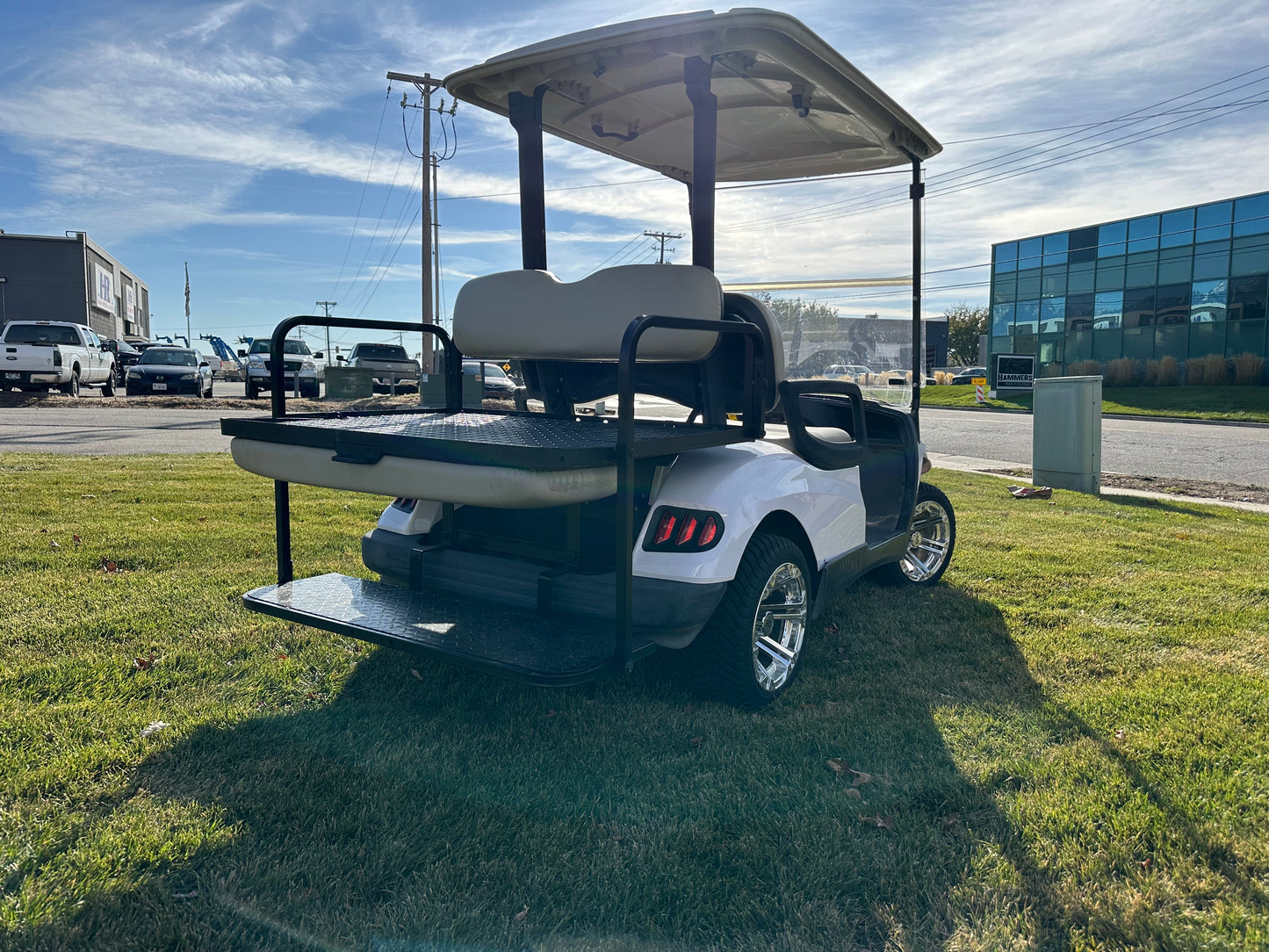 GAS YAMAHA MADJAX DRIVE EFI GAS GOLF CAR 4-PASSENGER
