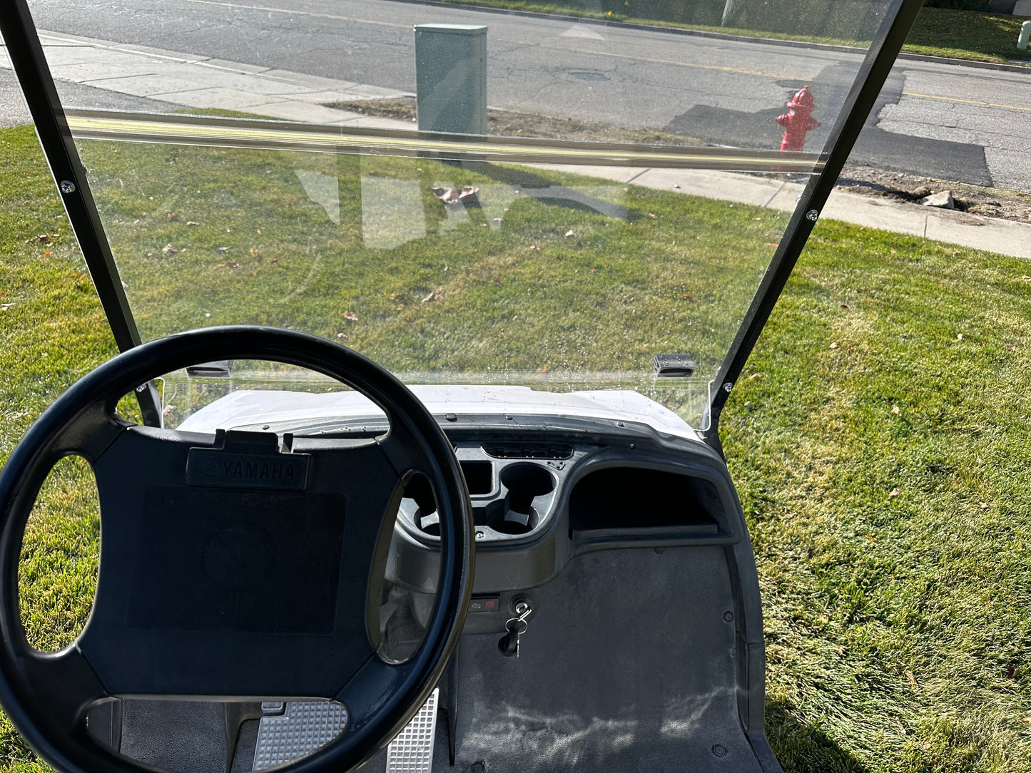 GAS YAMAHA MADJAX DRIVE EFI GAS GOLF CAR 4-PASSENGER
