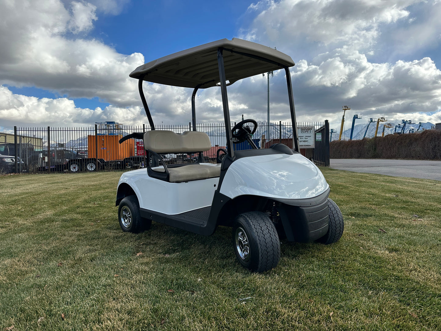 EZGO RXV ELITE LITHIUM GOLF CAR w/ NEW BODY