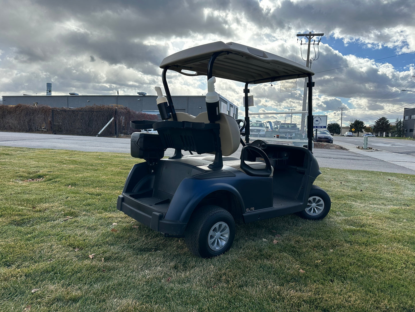 EZGO RXV ELITE LITHIUM GOLF CAR