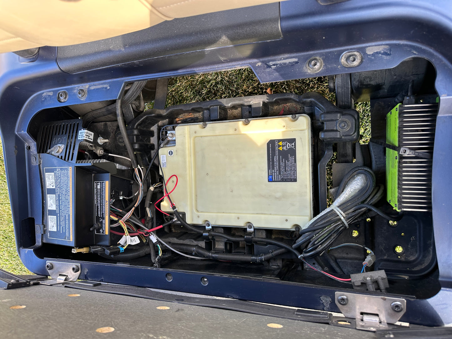 EZGO RXV ELITE LITHIUM GOLF CAR