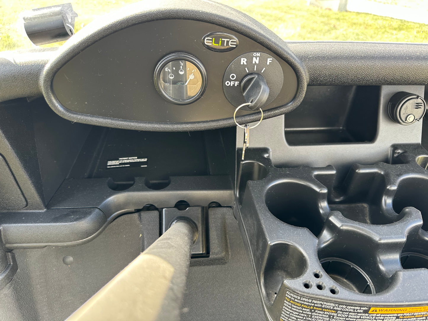EZGO RXV ELITE LITHIUM GOLF CAR