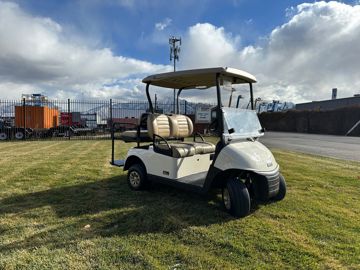 RXV ELITE LITHIUM GOLF CAR 4 Passenger